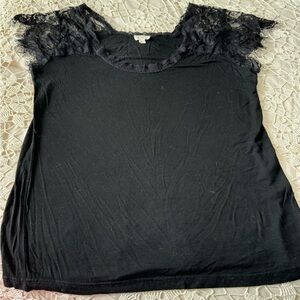 T-Shirt with lace